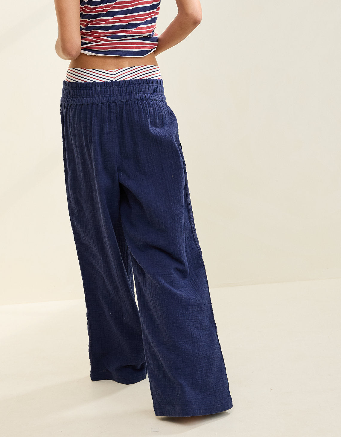 Pantalón Aerie bajo y holgado - Azul 0493_8453_410_ob
