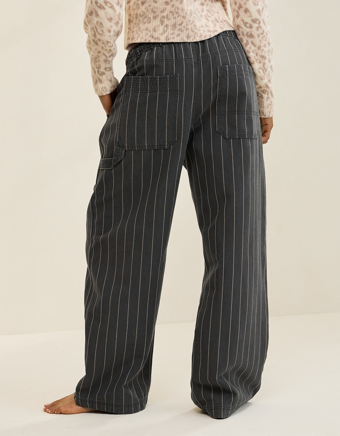 Pantalón Workwear By Aerie - Gris 0493_8581_005_ob