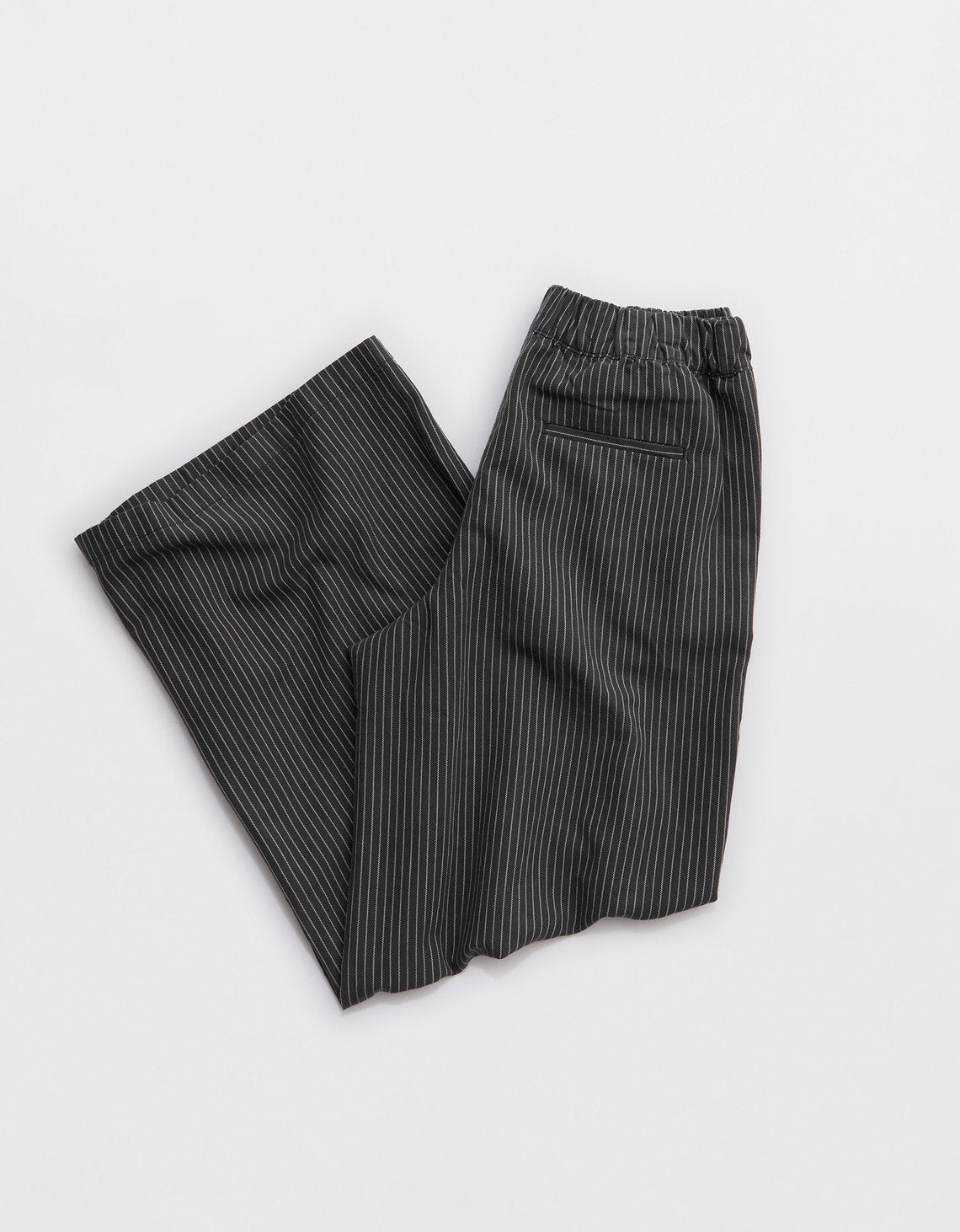 Pantalón de rayas By Aerie - Gris 0493_8610_005_b