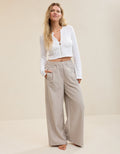 Pantalón de rayas By Aerie - Gris 0493_8610_021_of