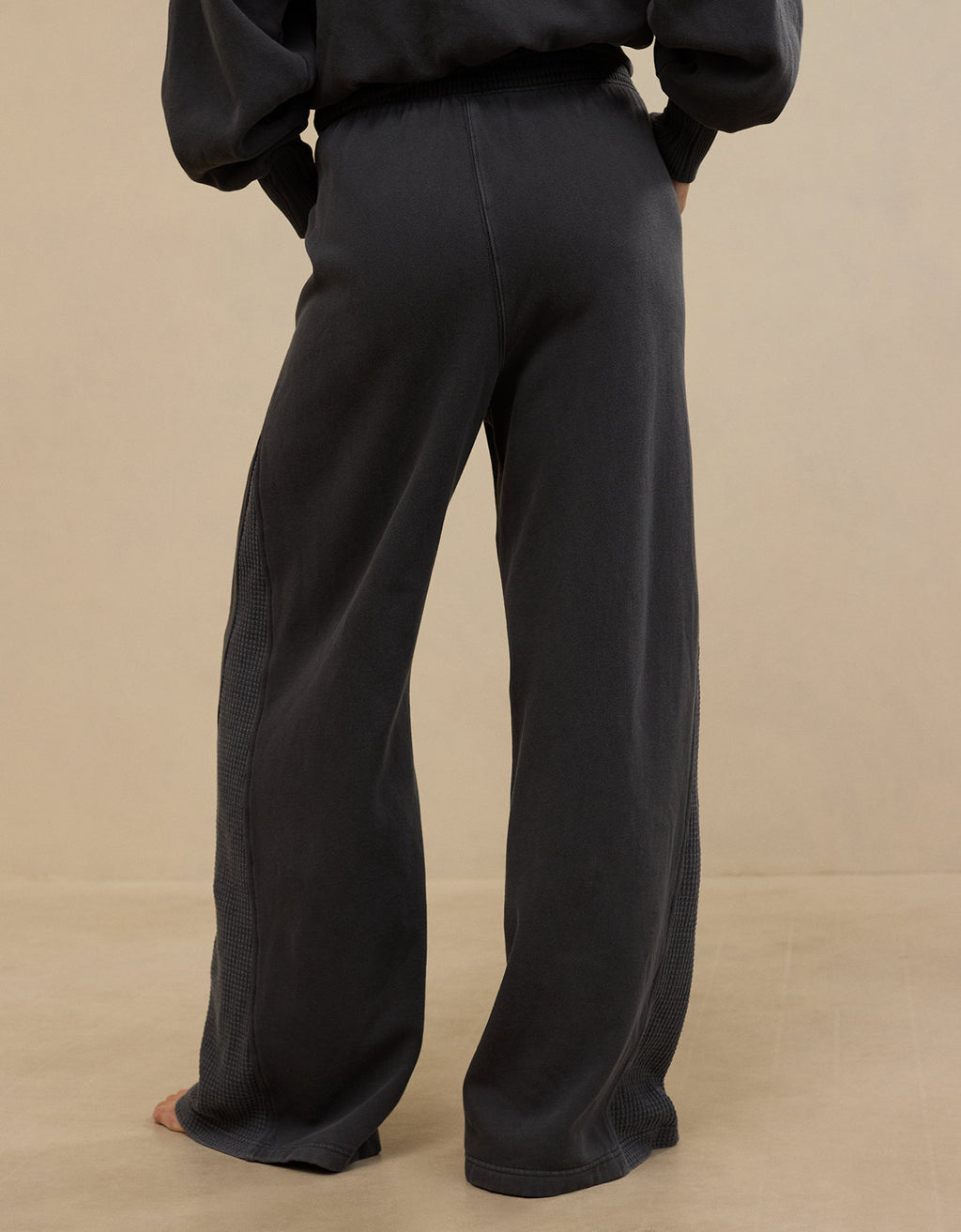 Pantalón Tiro Alto de Mujer Aerie - Gris 0701_8375_005_ob