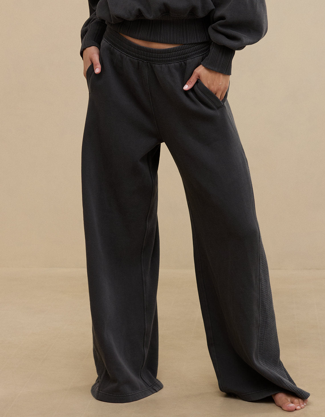 Pantalón Tiro Alto de Mujer Aerie - Gris 0701_8375_005_of