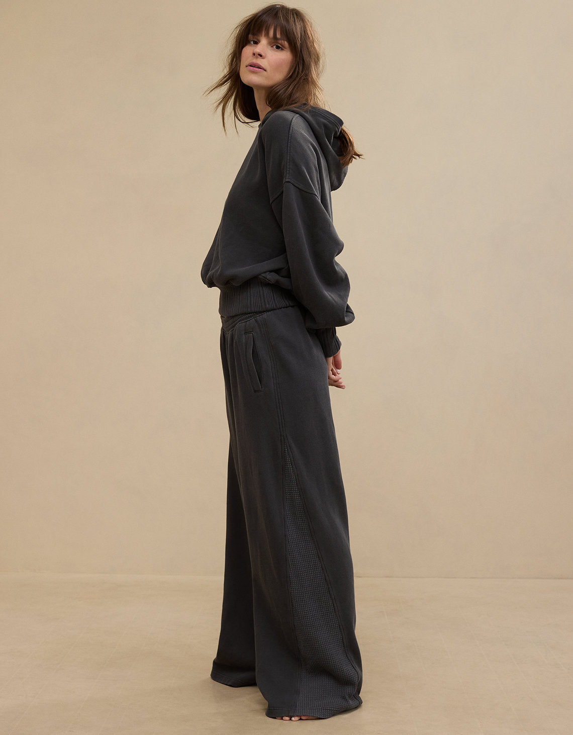 Pantalón Tiro Alto de Mujer Aerie - Gris 0701_8375_005_os