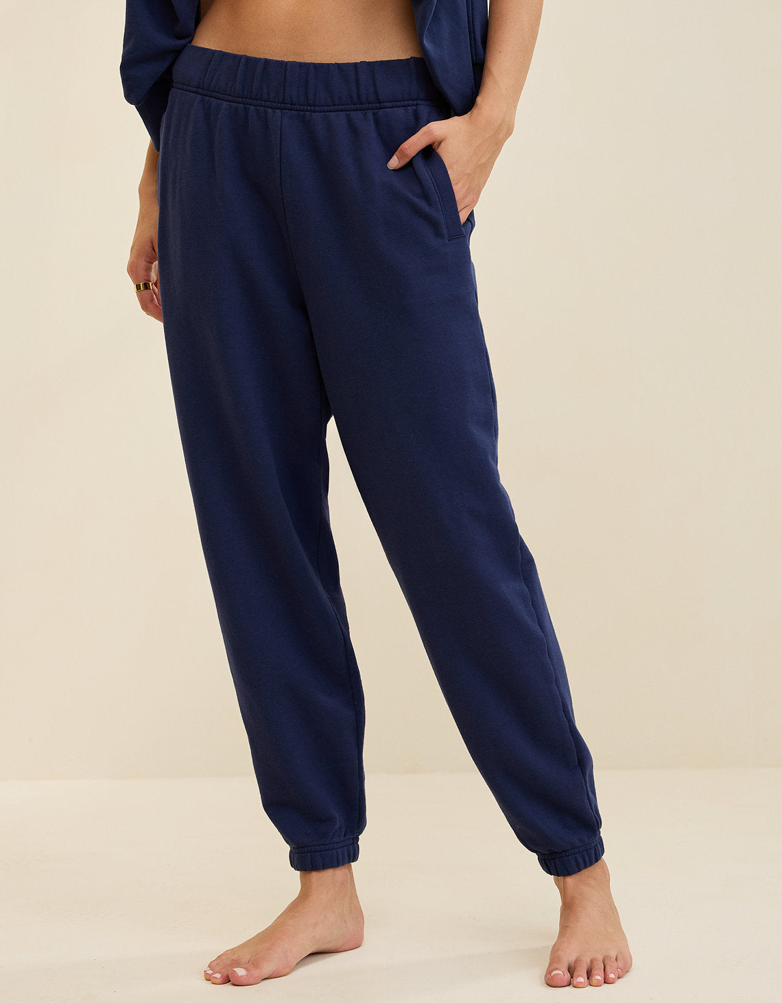 Aerie Jet Setter Jogger - Naval 0701_8743_410_of