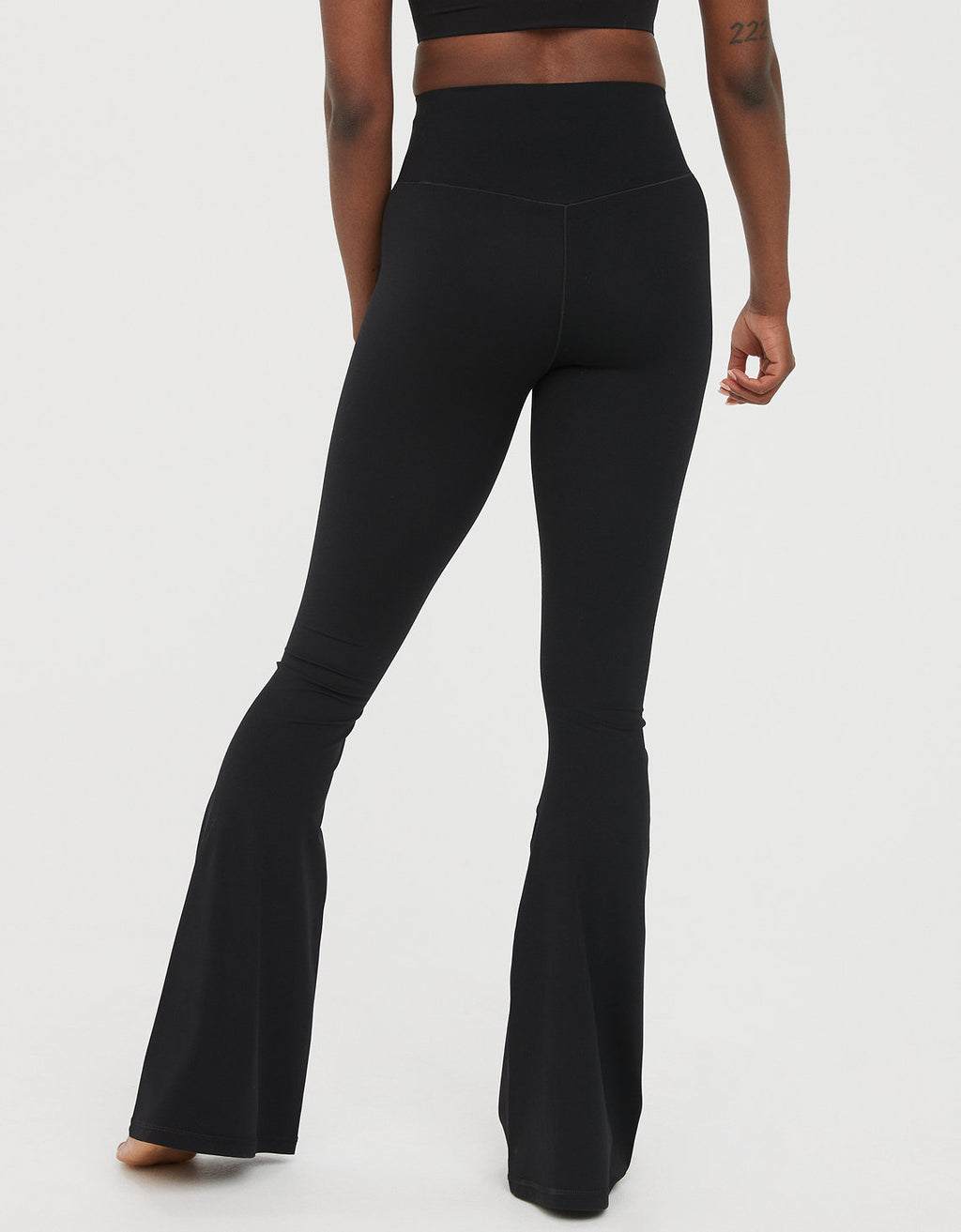 Legging Offline by Aerie Real me ¡Aguanta! con corte de bota flare - Negro 0702_5727_073_ob