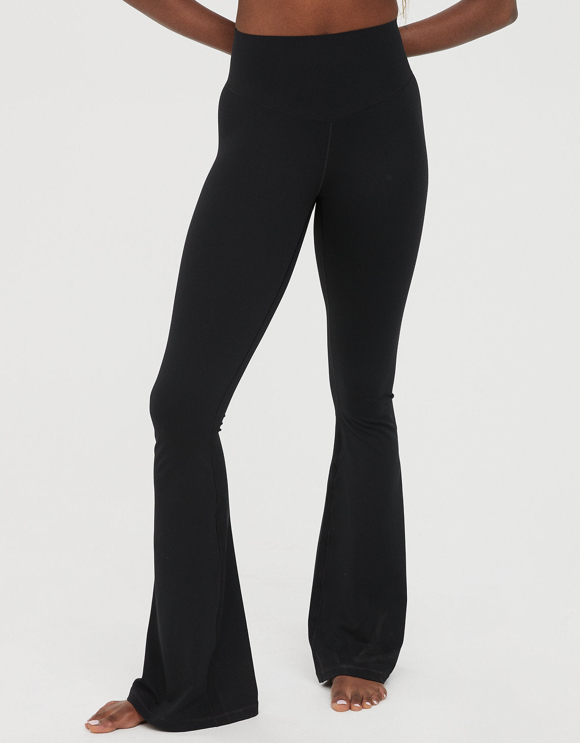 Legging Offline by Aerie Real me ¡Aguanta! con corte de bota flare - Negro 0702_5727_073_os