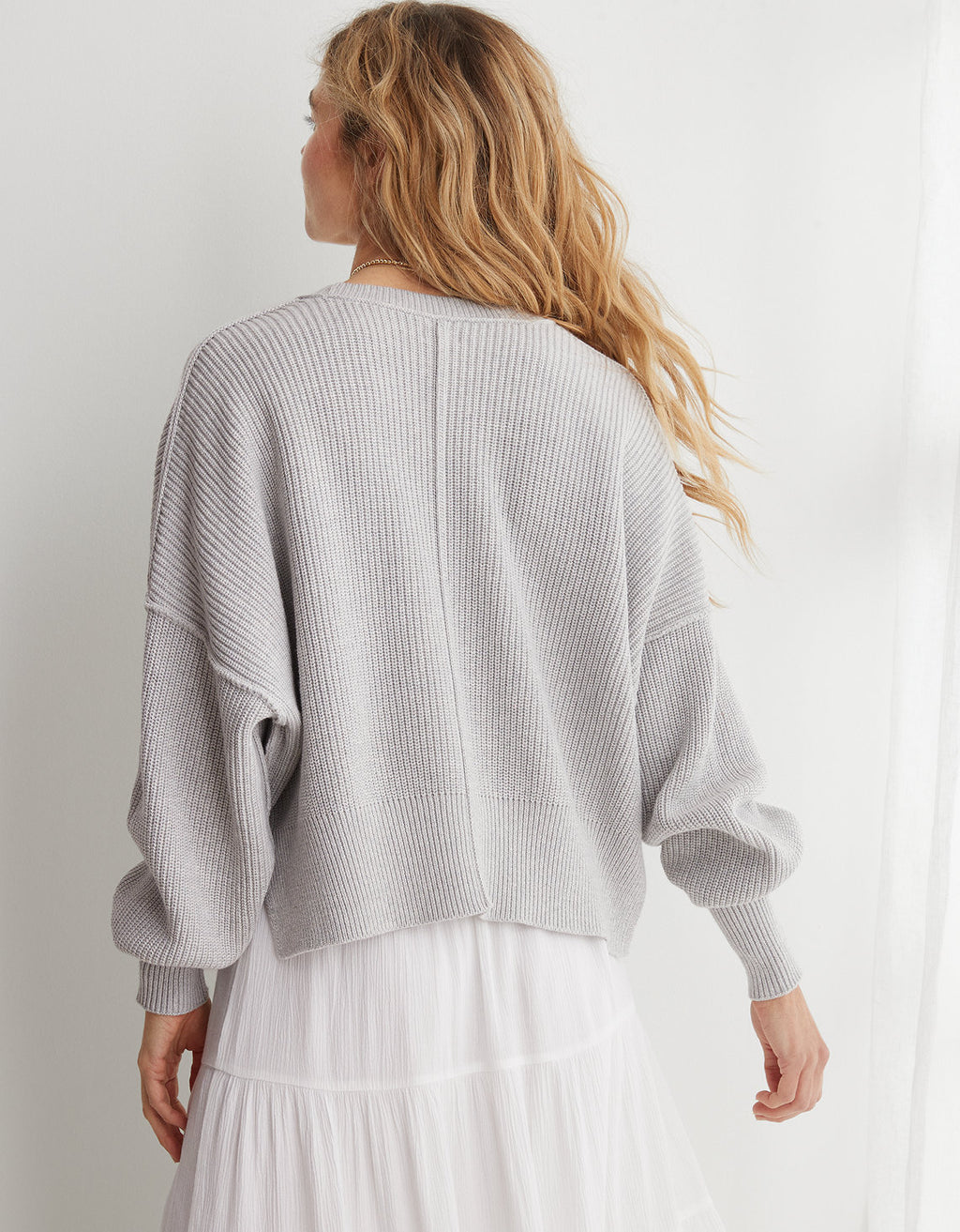 Suéter Aerie cuello redondo - Gris 0745_3296_012_ob