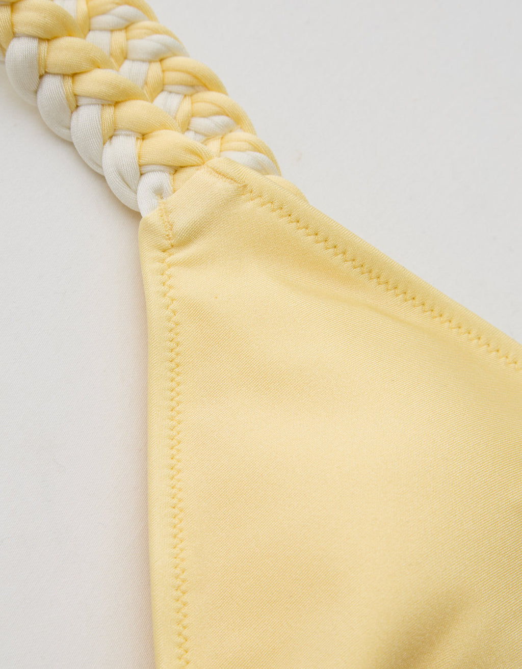 Top de bikini triangular con brillo Aerie Shine - Amarillo 0752_6481_717_d3