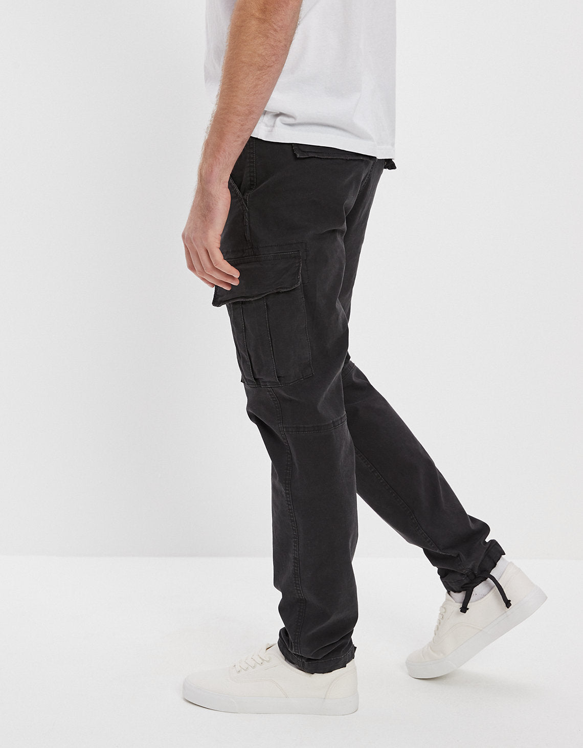 Slim Fit Pants - Negro 1120_4668_064_os