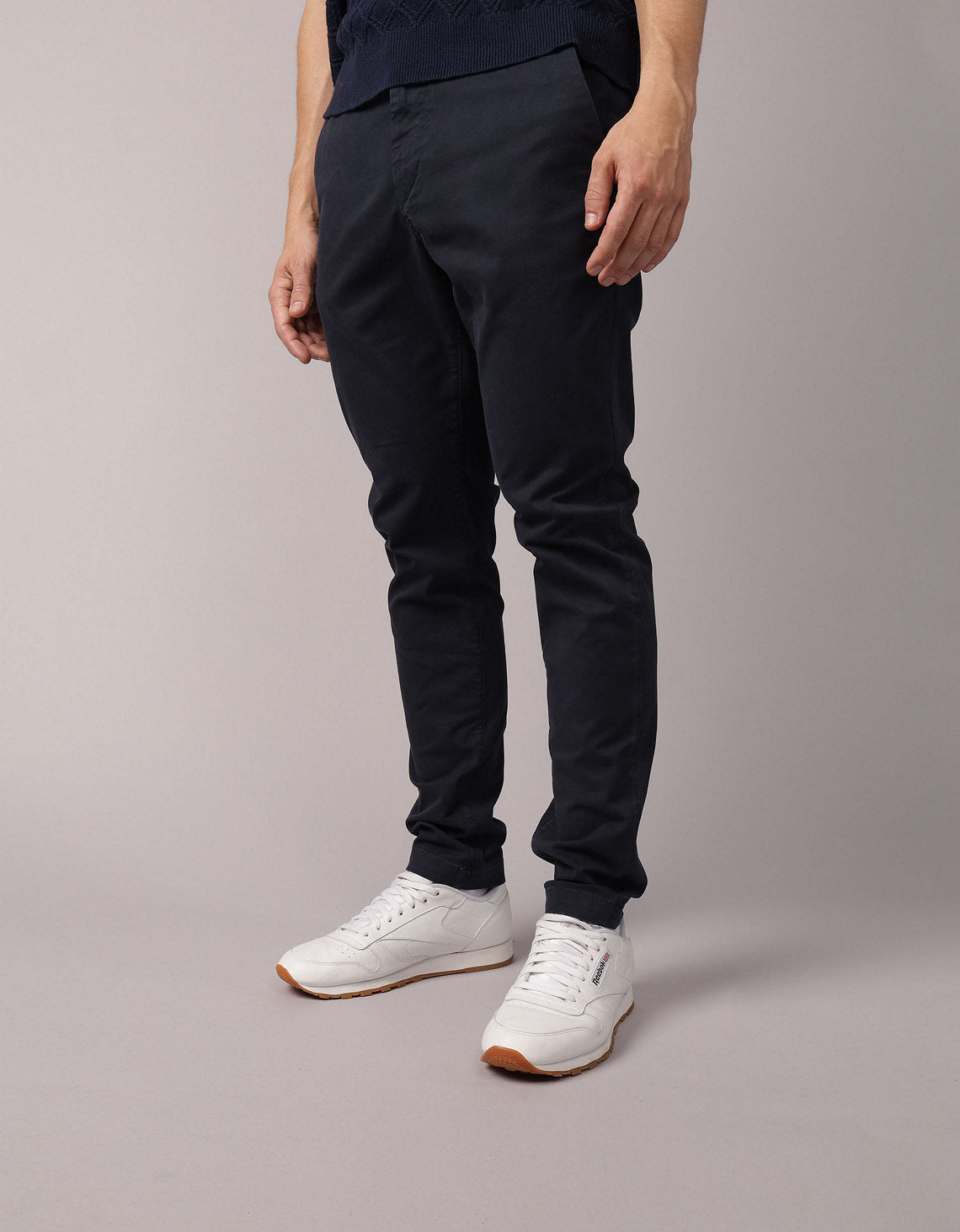 Pantalón Slim Chino Lived-In Ae - Azul 1120_5191_410_of