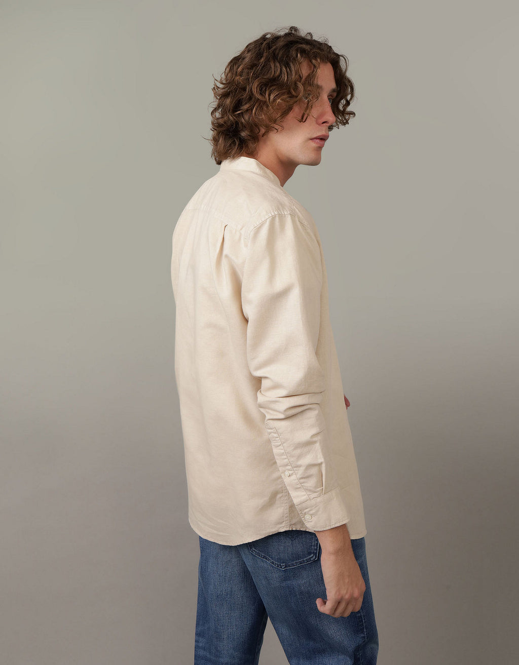 Camisa AE abotonada de lino con cuello - Caqui 1152_2369_212_ob
