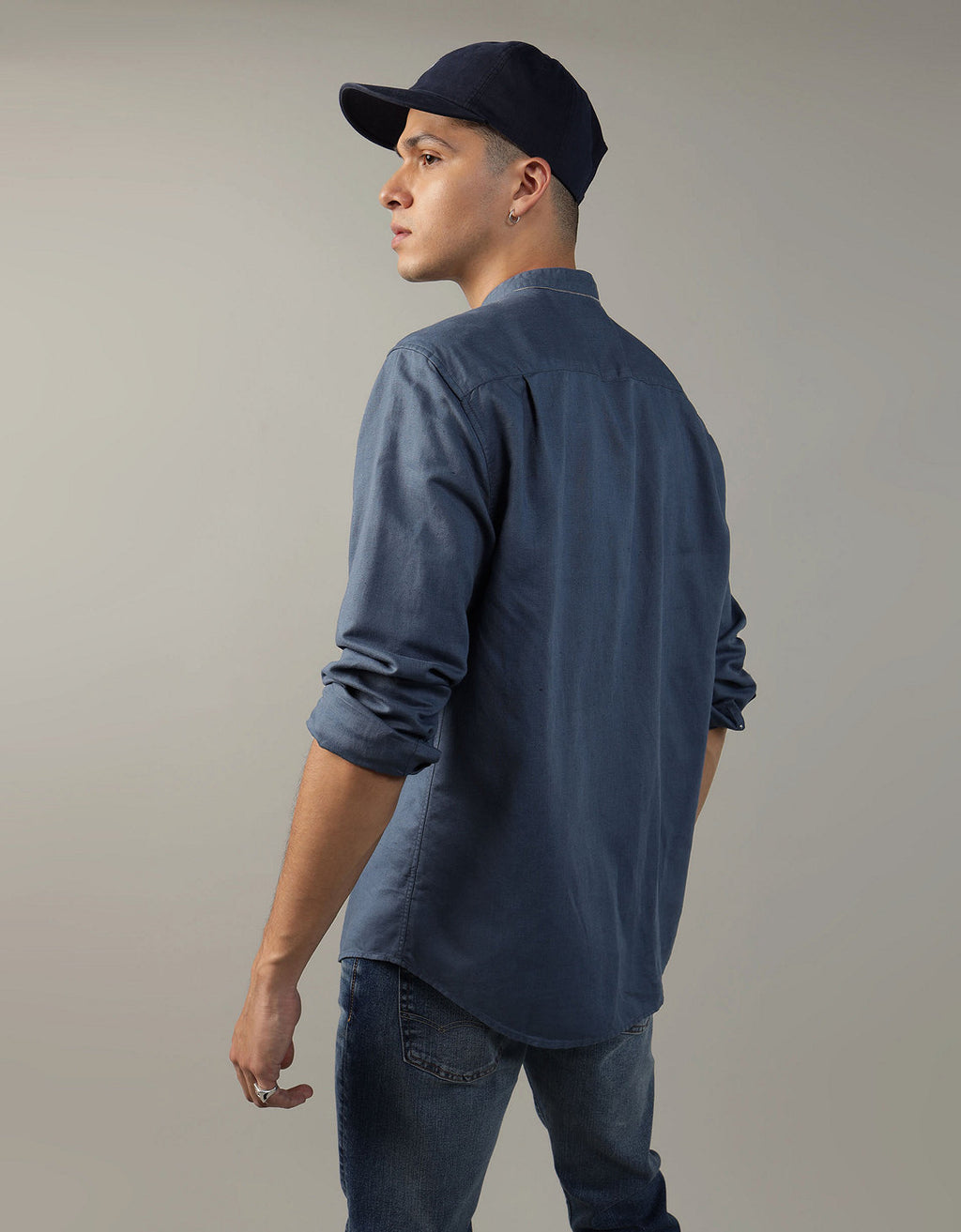 Camisa AE abotonada de lino con cuello - Azul 1152_2369_405_ob