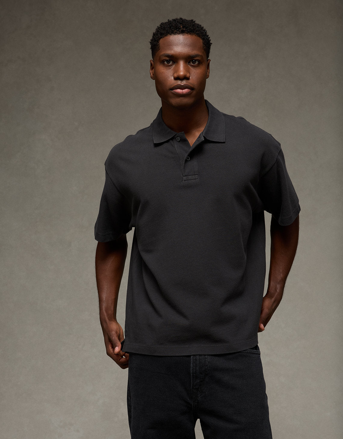 Camiseta Tipo Polo Boxy Ae - Negro 1165_4983_167_os