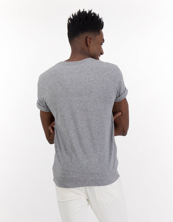 Camiseta con cuello en V de Ae - Gris