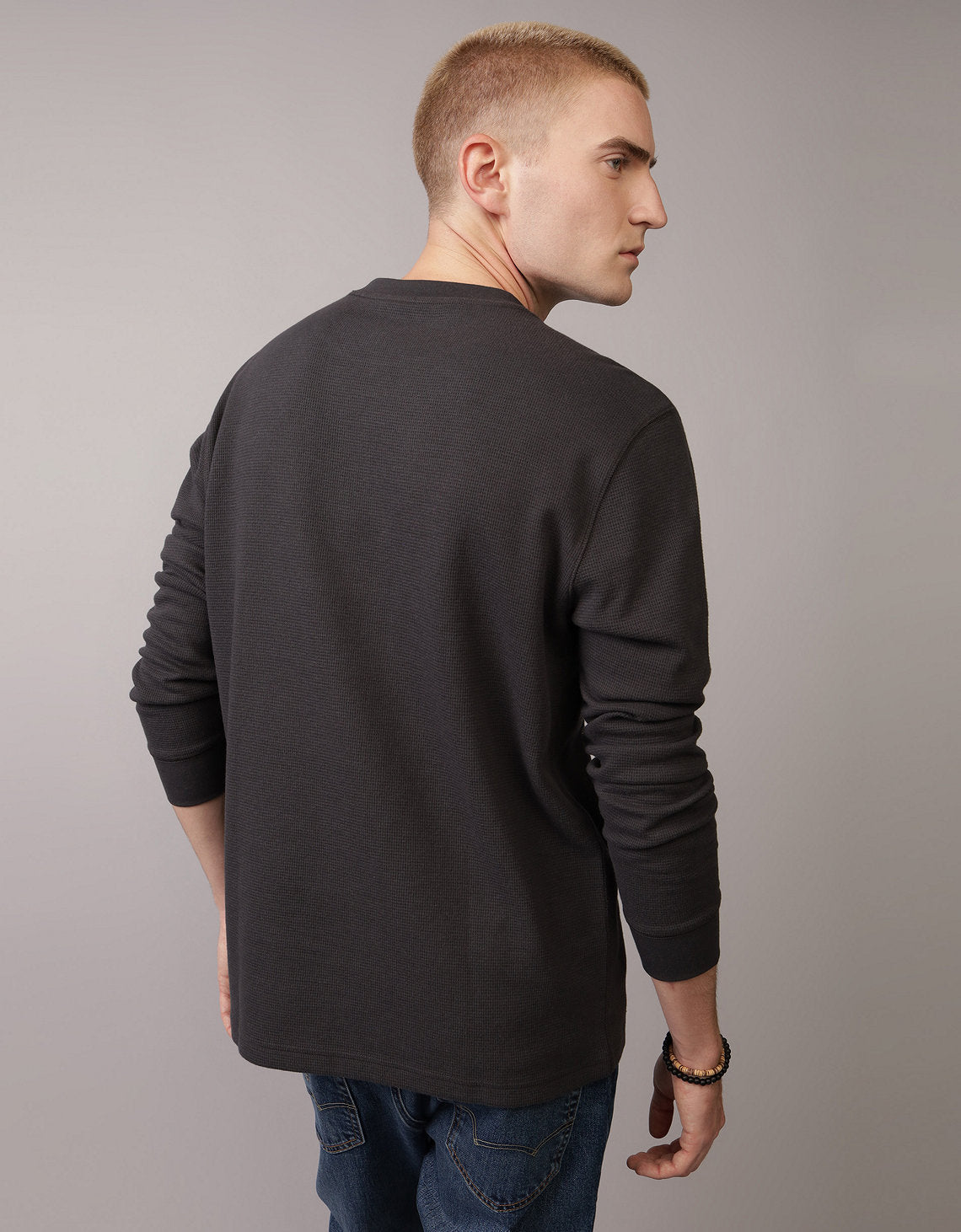 Camiseta gráfica manga larga Hombre AE - Negro 1182_3994_001_ob