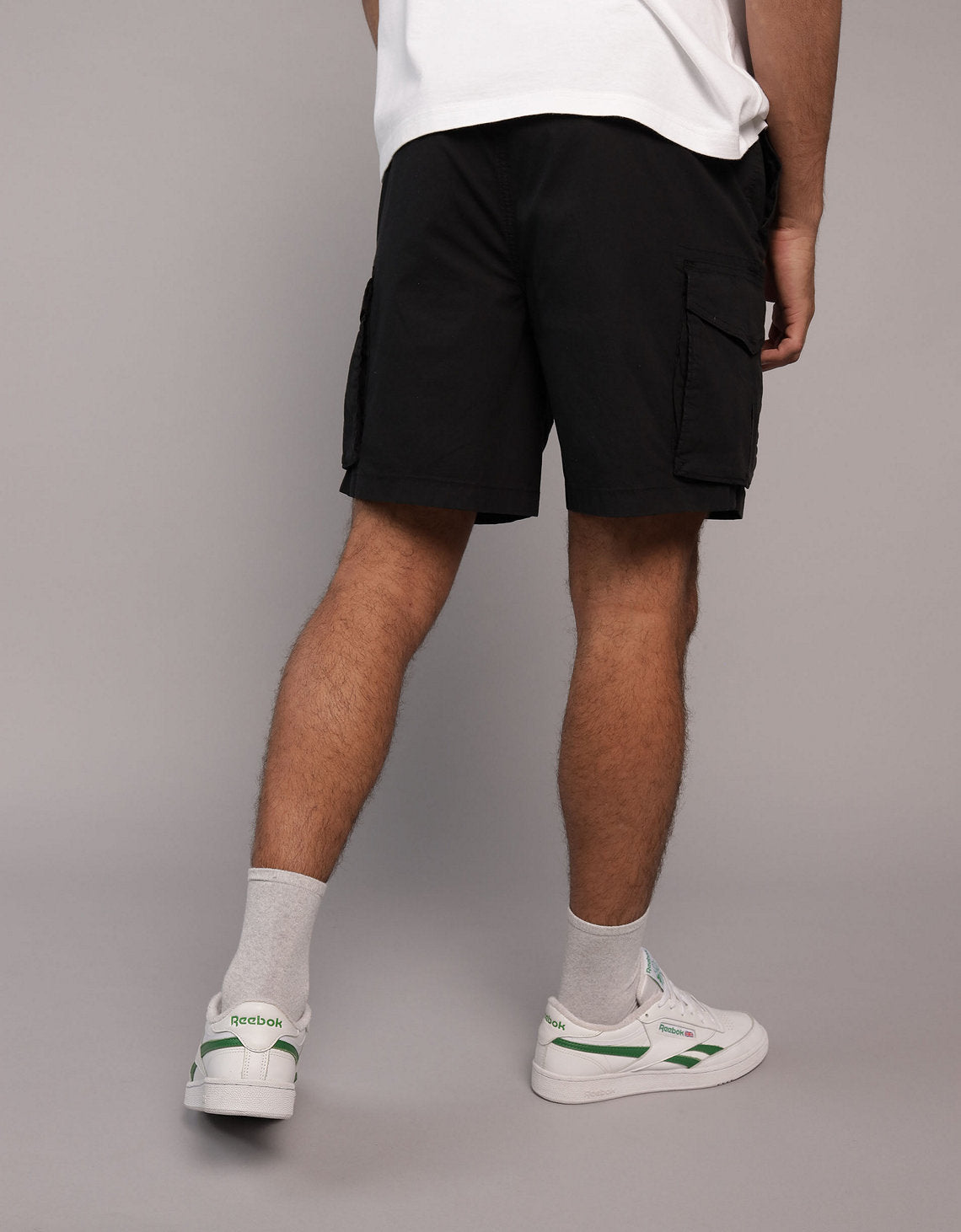 Short tipo cargo de hombre AE - Negro 1184_7826_064_ob