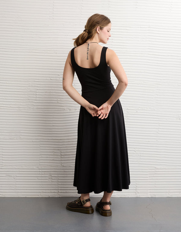 Vestido Midi con escote Ae - Negro