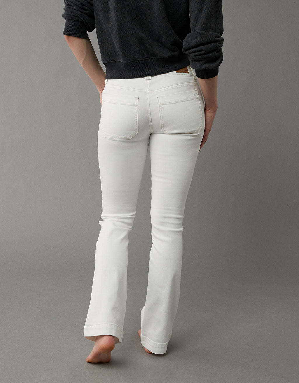 Jean AE de tiro bajo y bota campana para mujer - Blanco 1437_4990_146_d2
