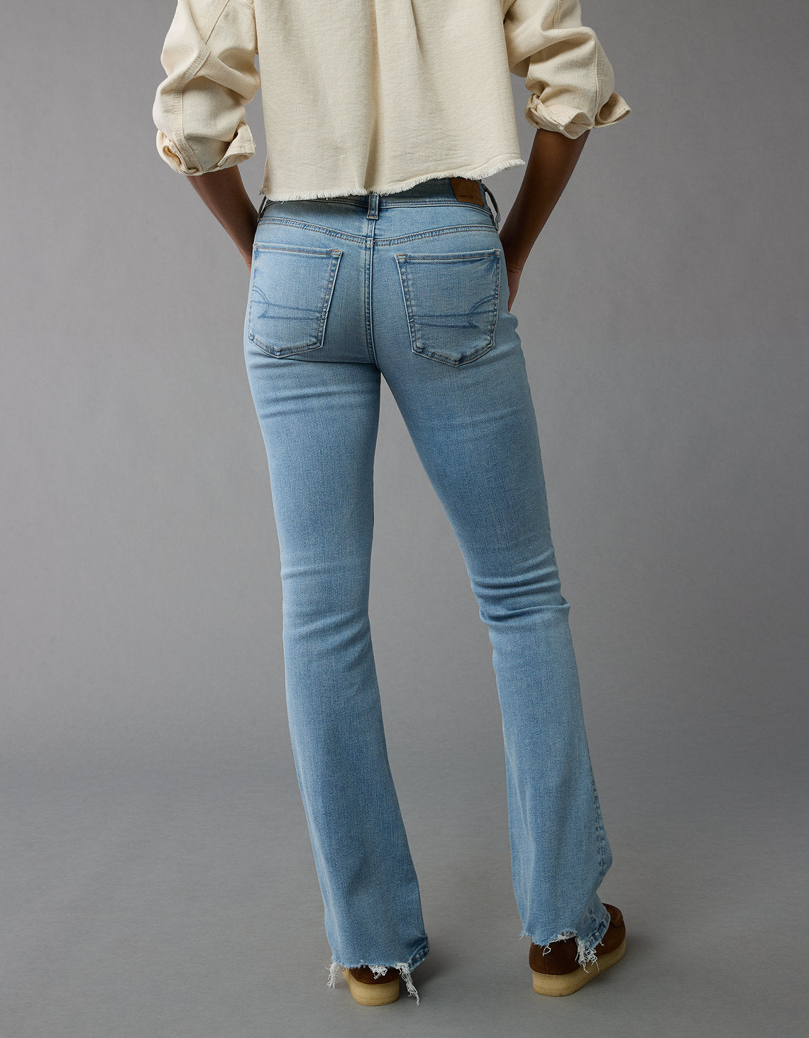 Jean AE de tiro bajo y bota campana para mujer - Azul 1437_5026_433_ob