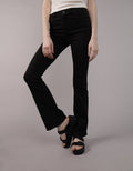 Jean kick bootcut de tiro bajo de mujer AE - Negro 1437_5552_001_of