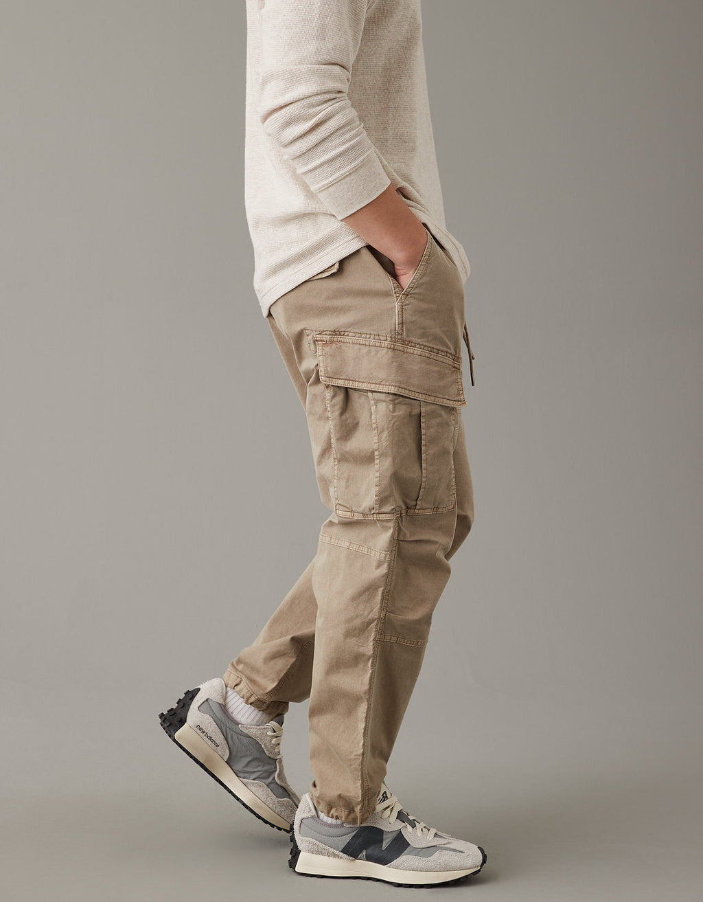 Pantalones AE Flex Lived-in Slim tipo Cargo - Caqui 1523_4878_212_of