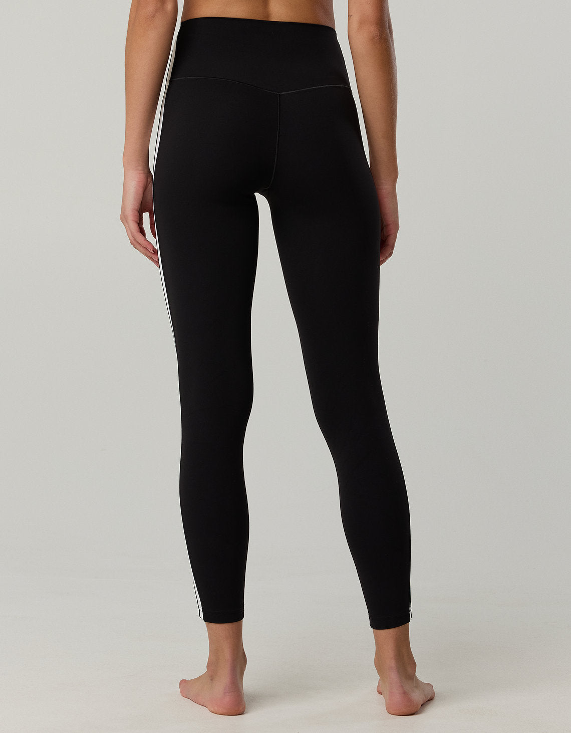 Leggings Offline by Aerie Real me Xtra con bloques de color - Negro 1701_6240_073_ob