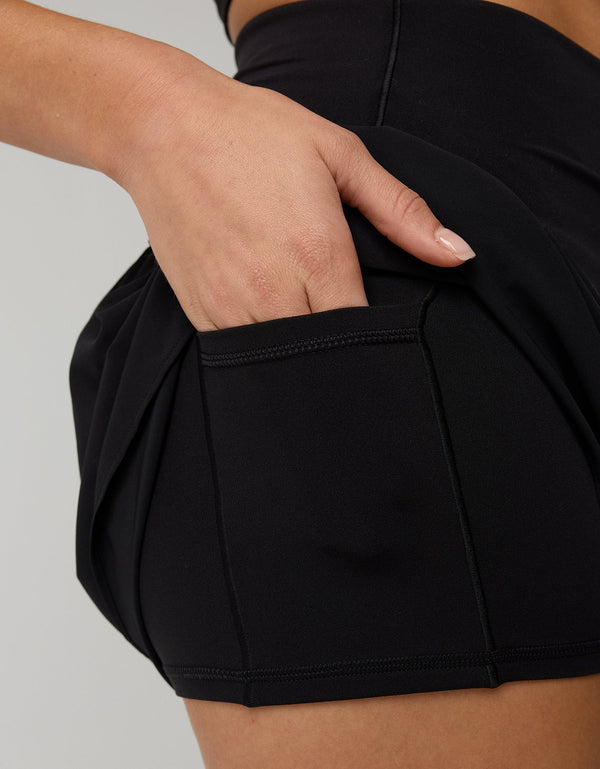 Offline de Aerie Real me Pantalón Corto Holgado con Doble Dobladillo - Negro