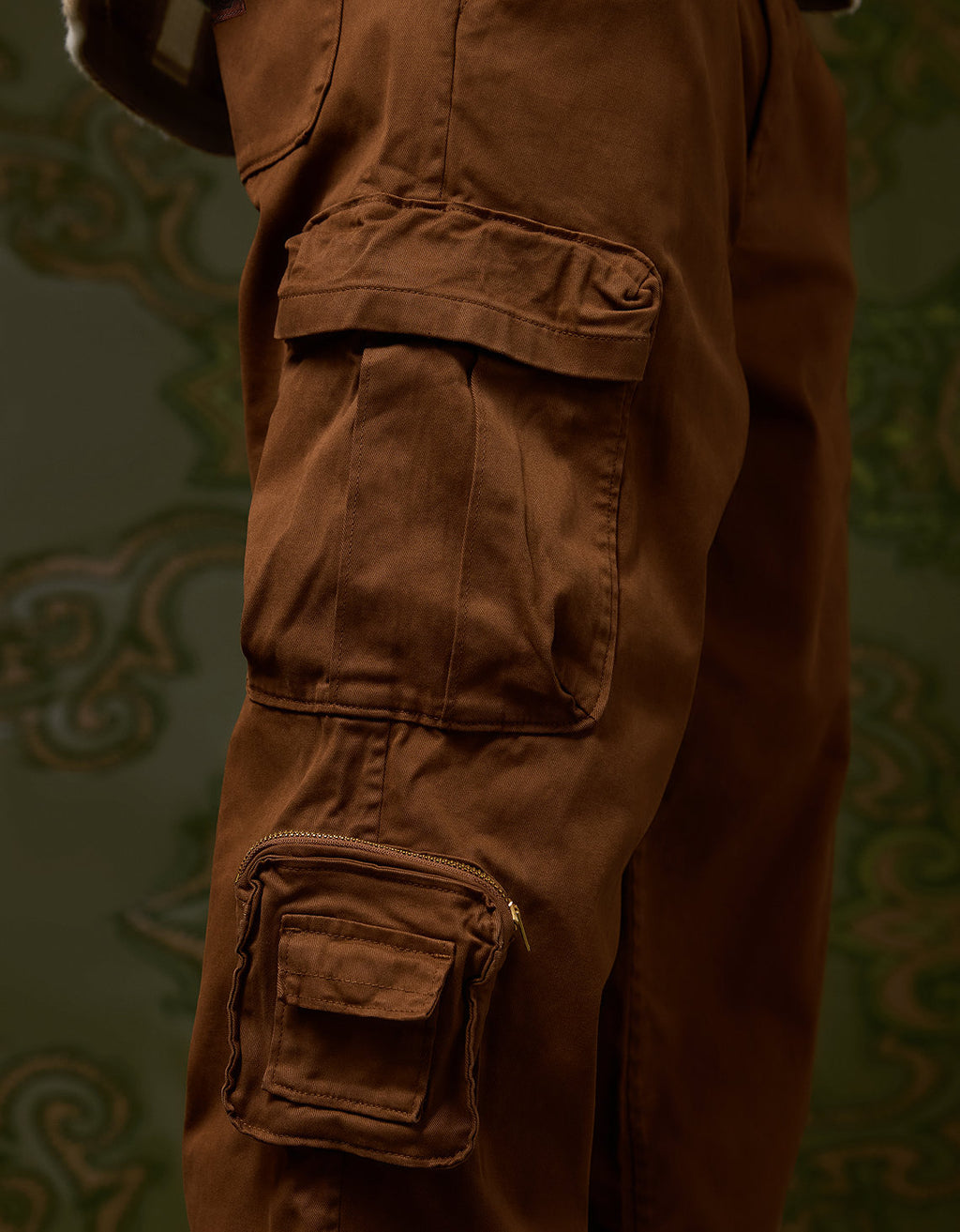 Ae x Tru Kolors Pantalón Cargo - Café 2121_5288_200_d2