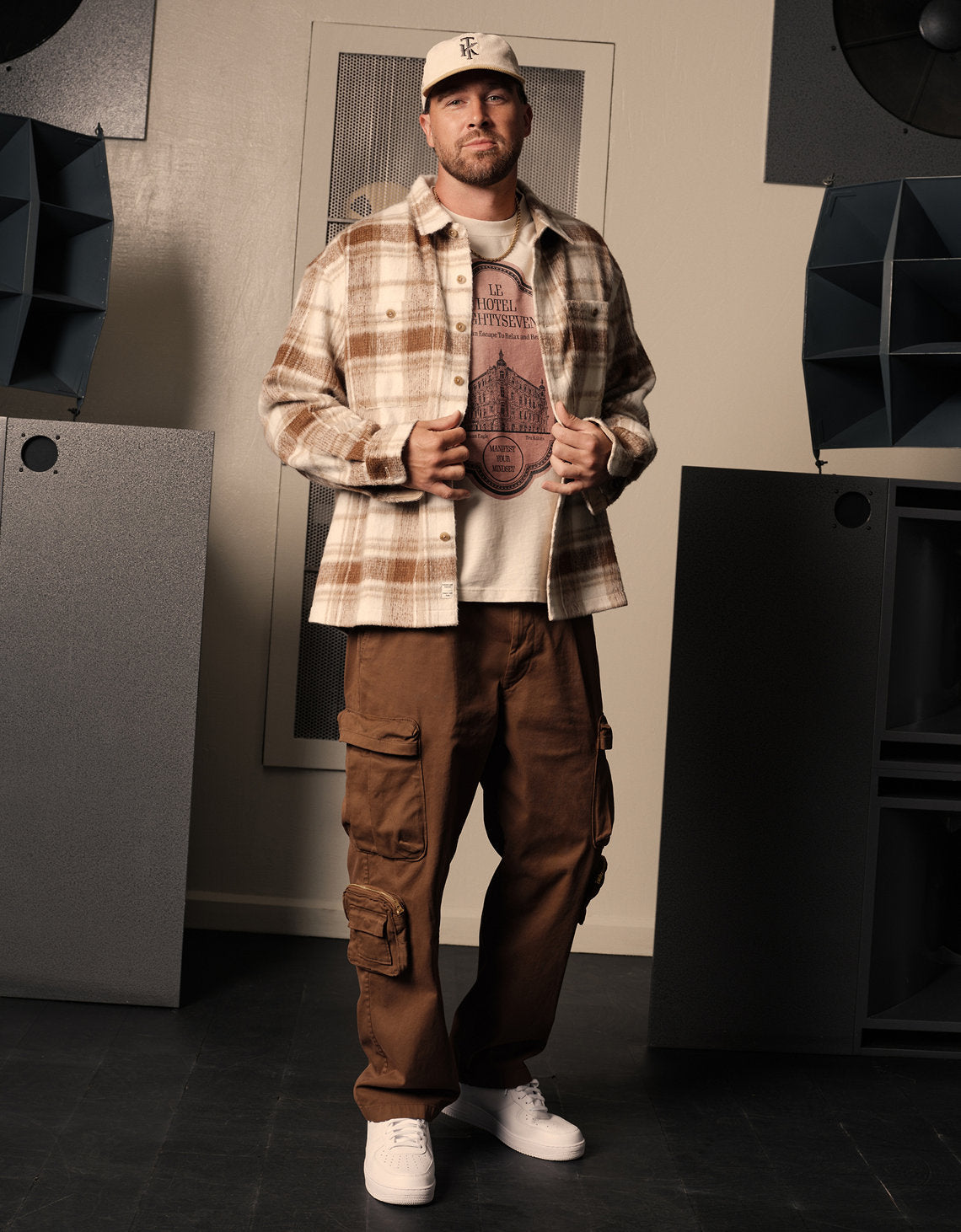 Ae x Tru Kolors Pantalón Cargo - Café 2121_5288_200_l1