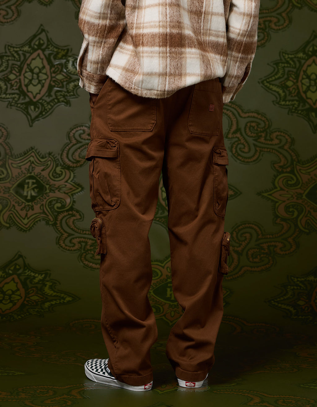Ae x Tru Kolors Pantalón Cargo - Café 2121_5288_200_ob
