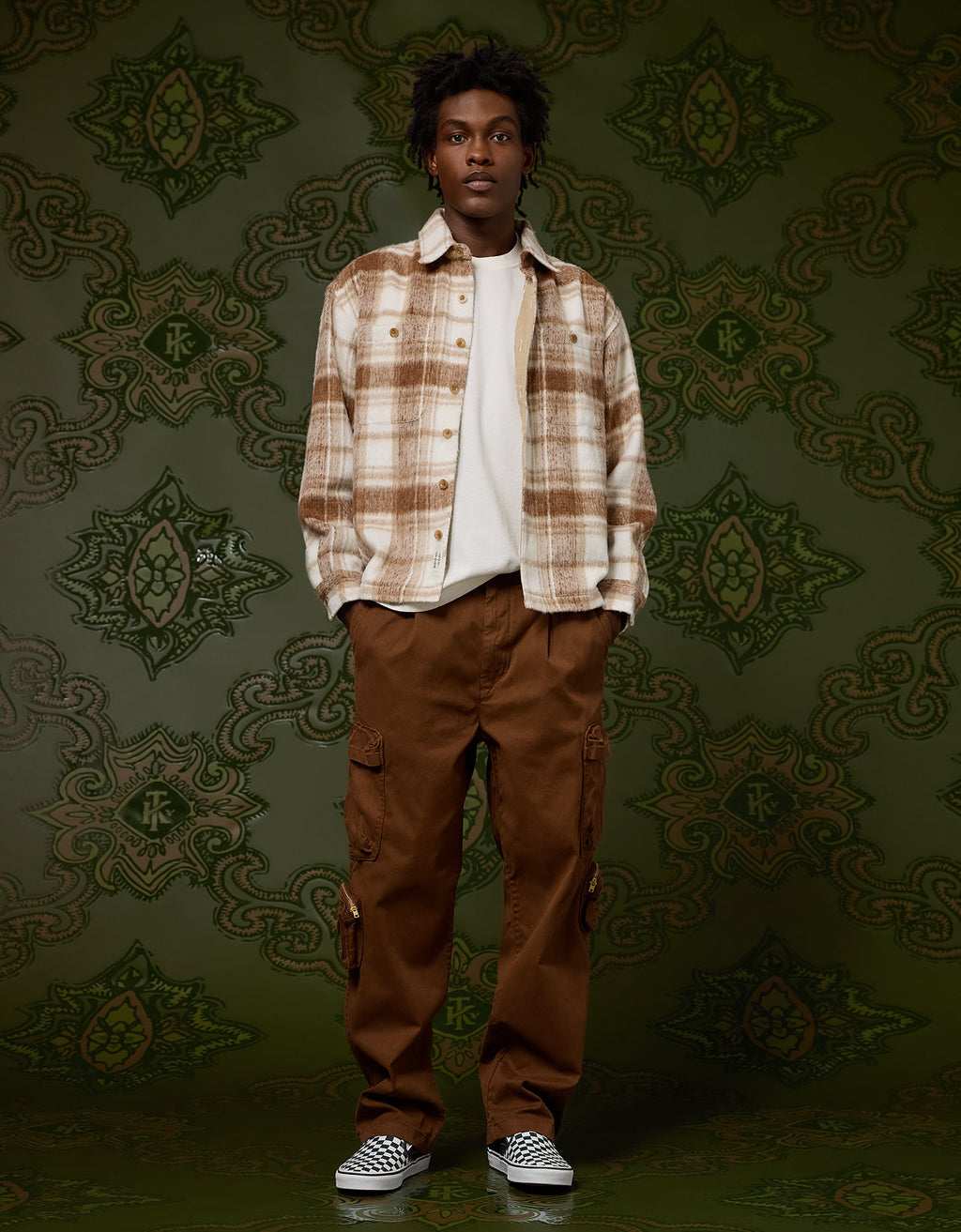 Ae x Tru Kolors Pantalón Cargo - Café 2121_5288_200_of