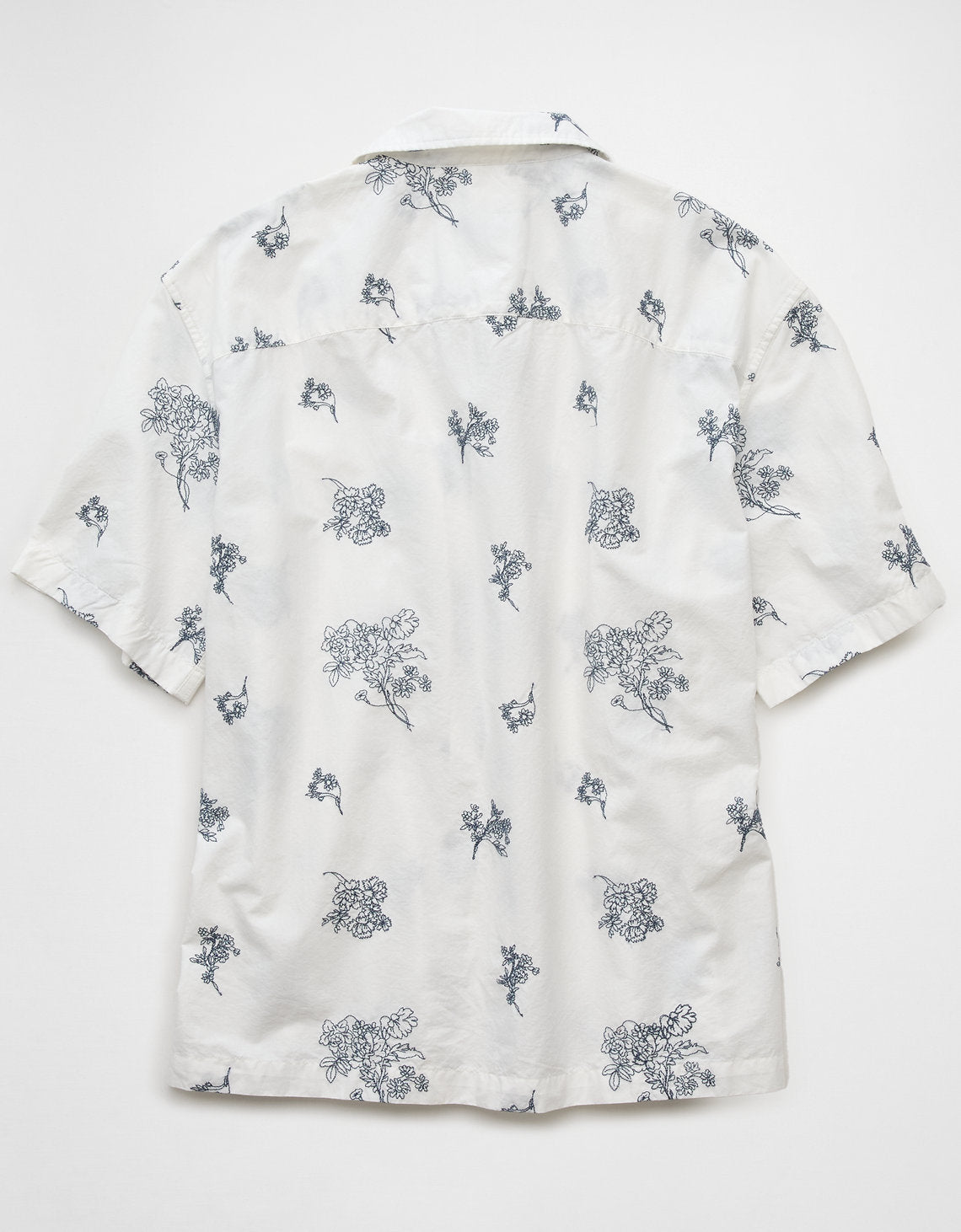 Camisa floral con botones junto a la piscina - Blanco 2154_2755_134_b