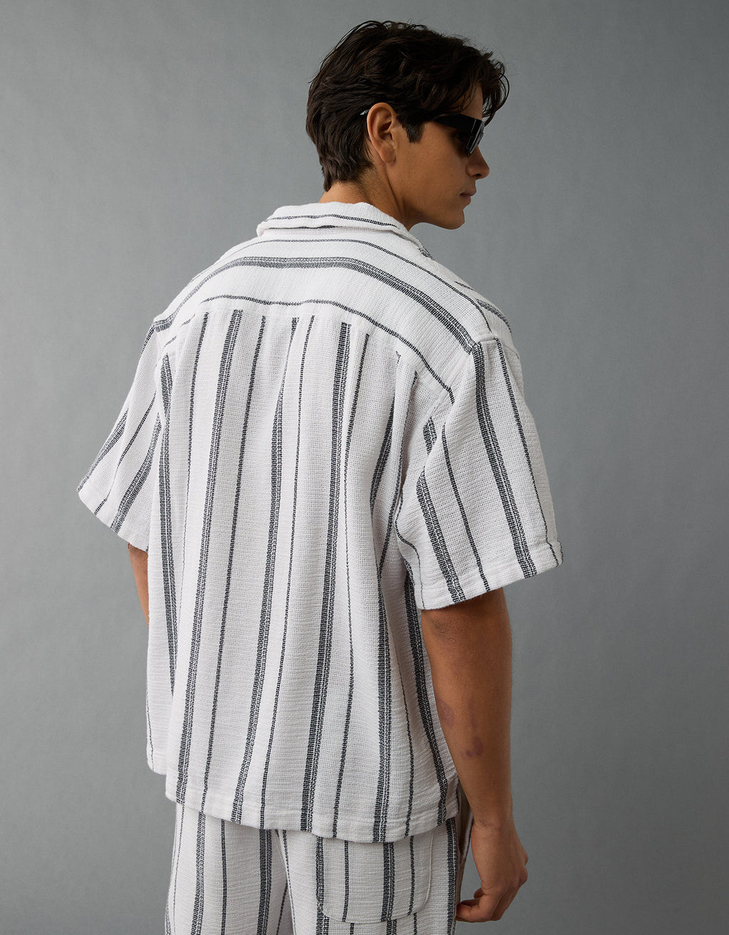 AE Camisa Rayada con Botones - Blanco 2154_2760_100_ob