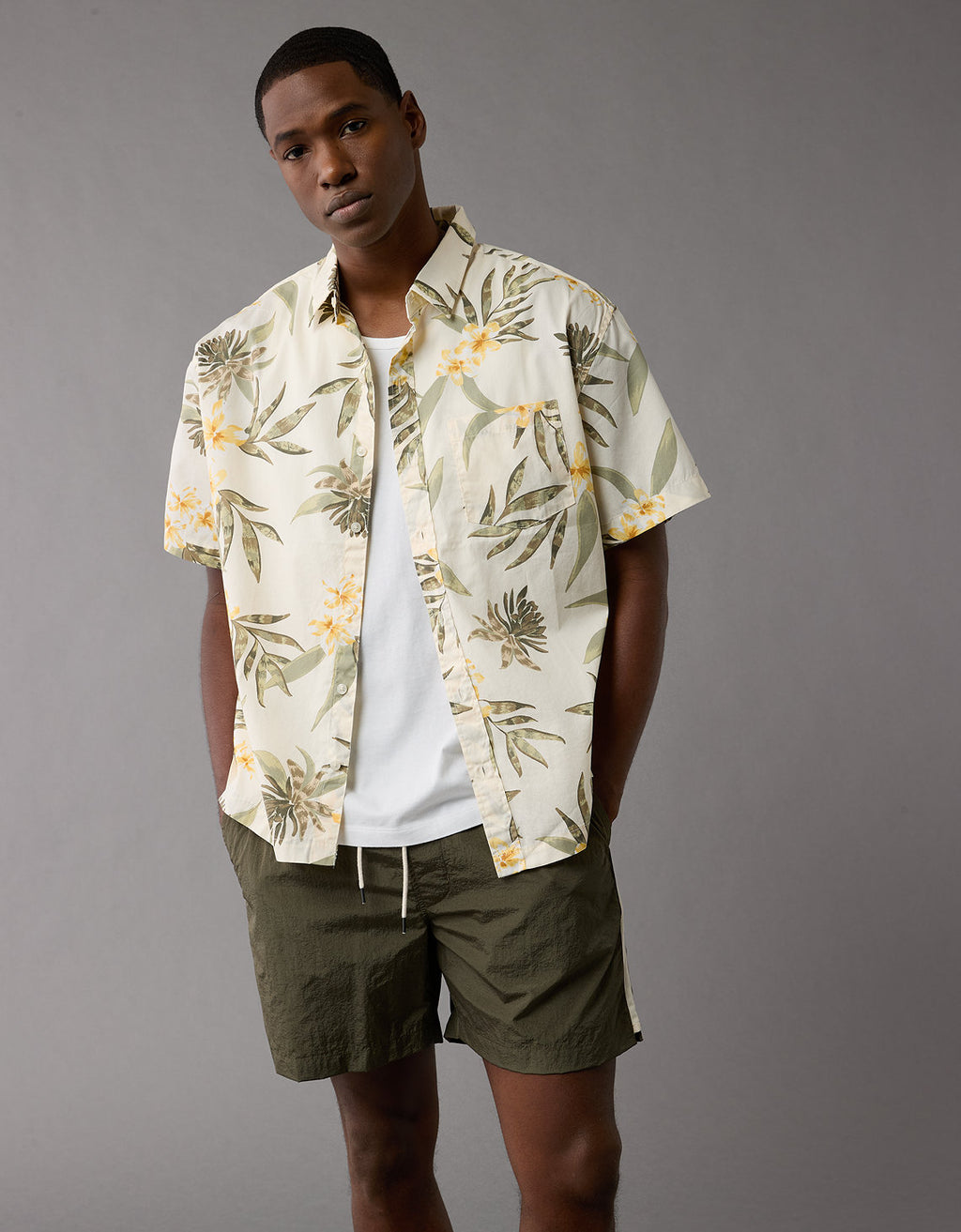 Camisa manga corta Ae con estampados - Caqui 2154_6279_212_os