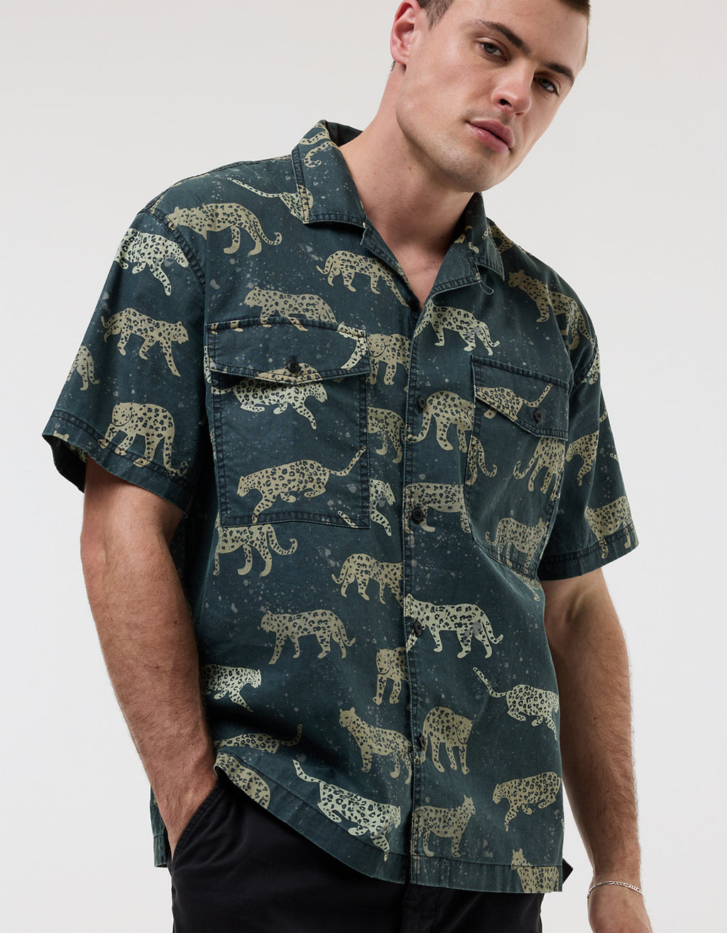 Camisa manga corta Ae con estampados - Gris 2154_6304_023_os