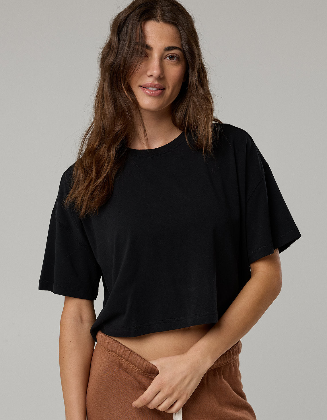 Camiseta recortada para estiramiento de Offline by Aerie - Negro 2161_2083_073_of