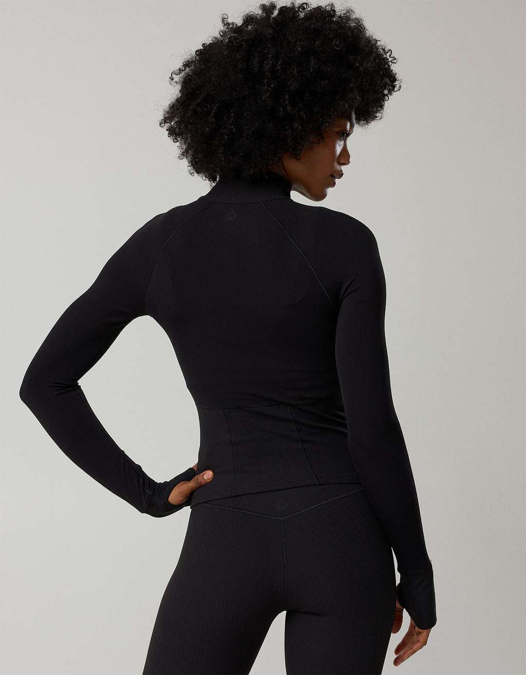 OFFLINE Por Aerie Chaqueta con Cierre Completo Real Me - Negro 2168_2032_073_ob