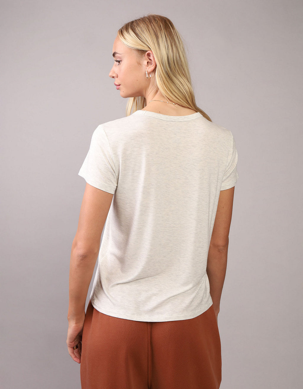 Camiseta Soft & Sexy Clásica Ae - Gris 2370_1279_092_ob