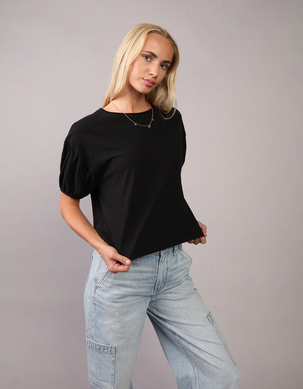 Camiseta de Manga Abullonada Ae - Negro