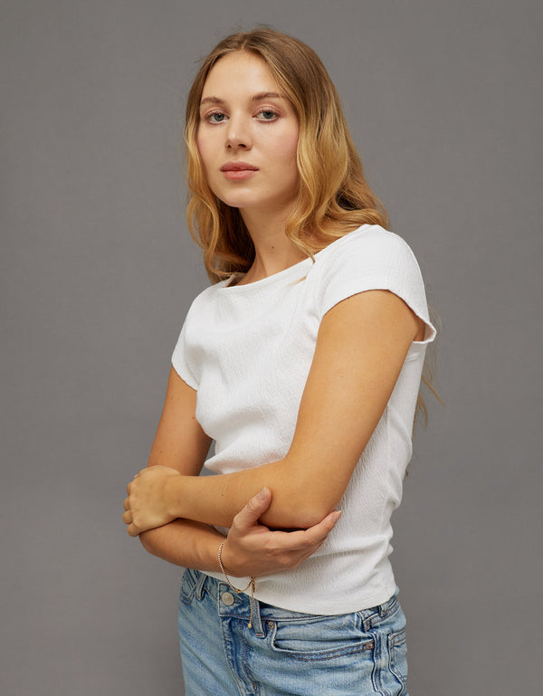 Camiseta Texturizada con Cuello en V - Blanco