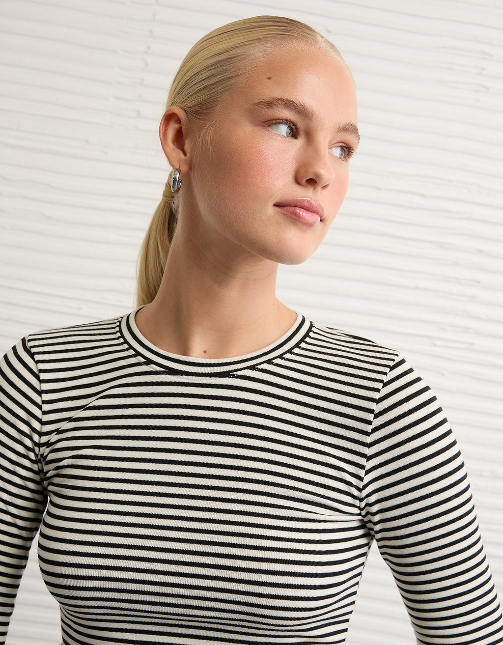 Camiseta de Manga Larga Tipo Henley Ae - Negro 3376_1391_032_d2
