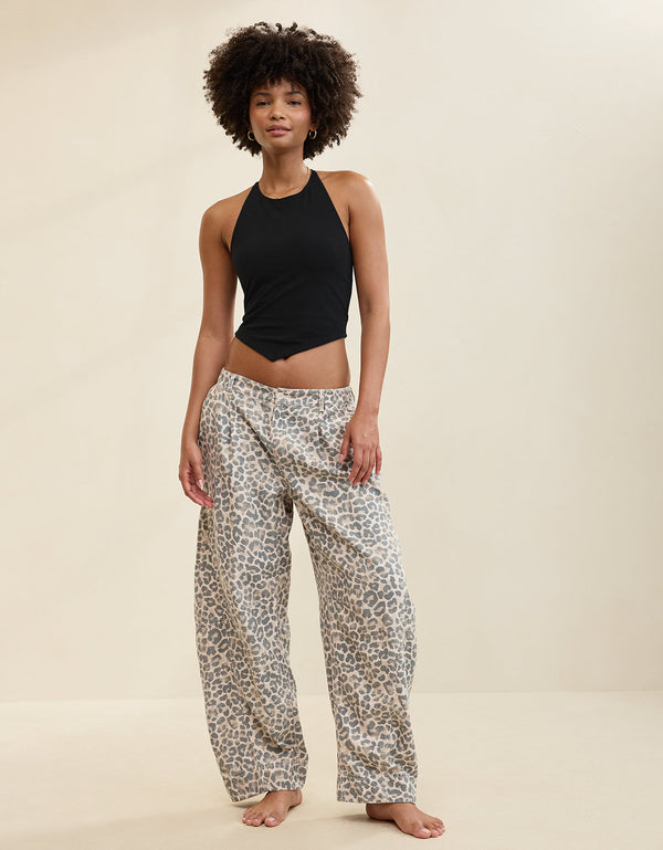 Camisa sin mangas con dobladillo pañuelo de Aerie. - Negro