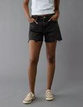 Short en Denim con Corte Ex-Boyfriend y Tiro Bajo para Mujer - Negro 5332_8243_095_of