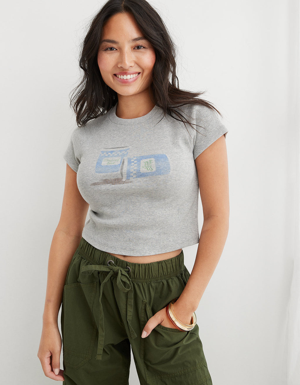 Camiseta Aerie con detalle en frente - Gris 5496_3175_012_of