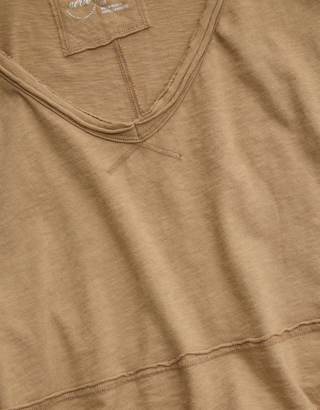 Aerie Cropped Camiseta de Cuello en V más Feliz - Caqui 5496_4181_238_d3