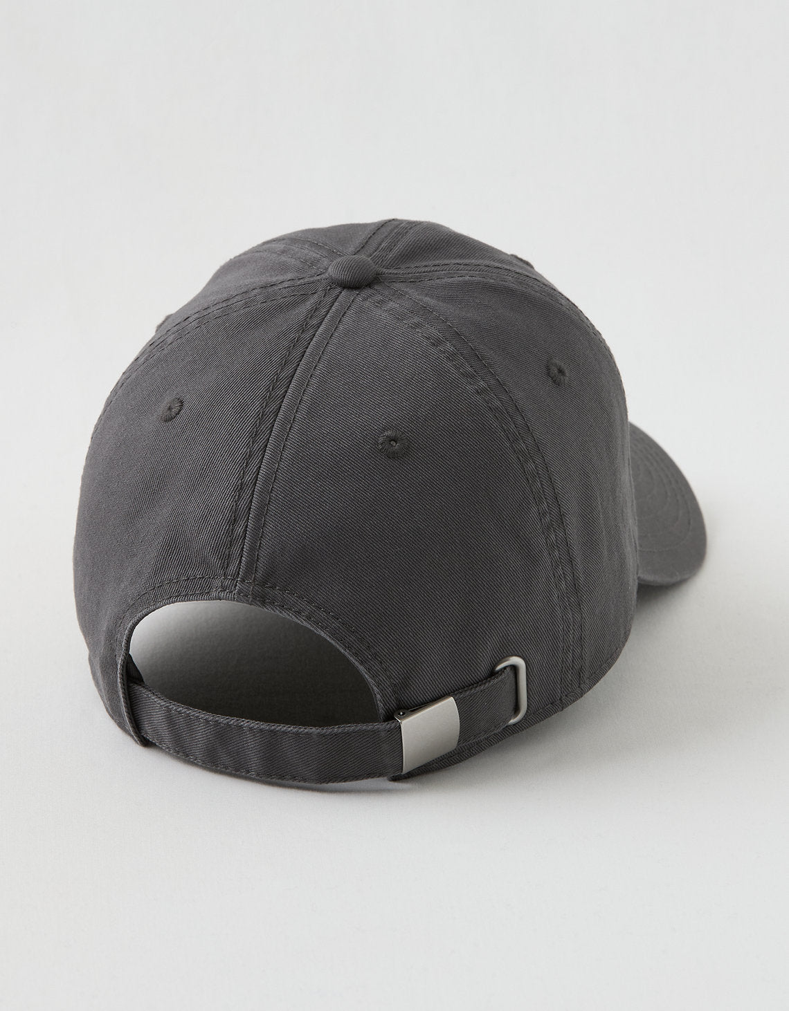 Gorra beisbolera con gráfico de mujer Aerie - Gris 5497_9374_023_b