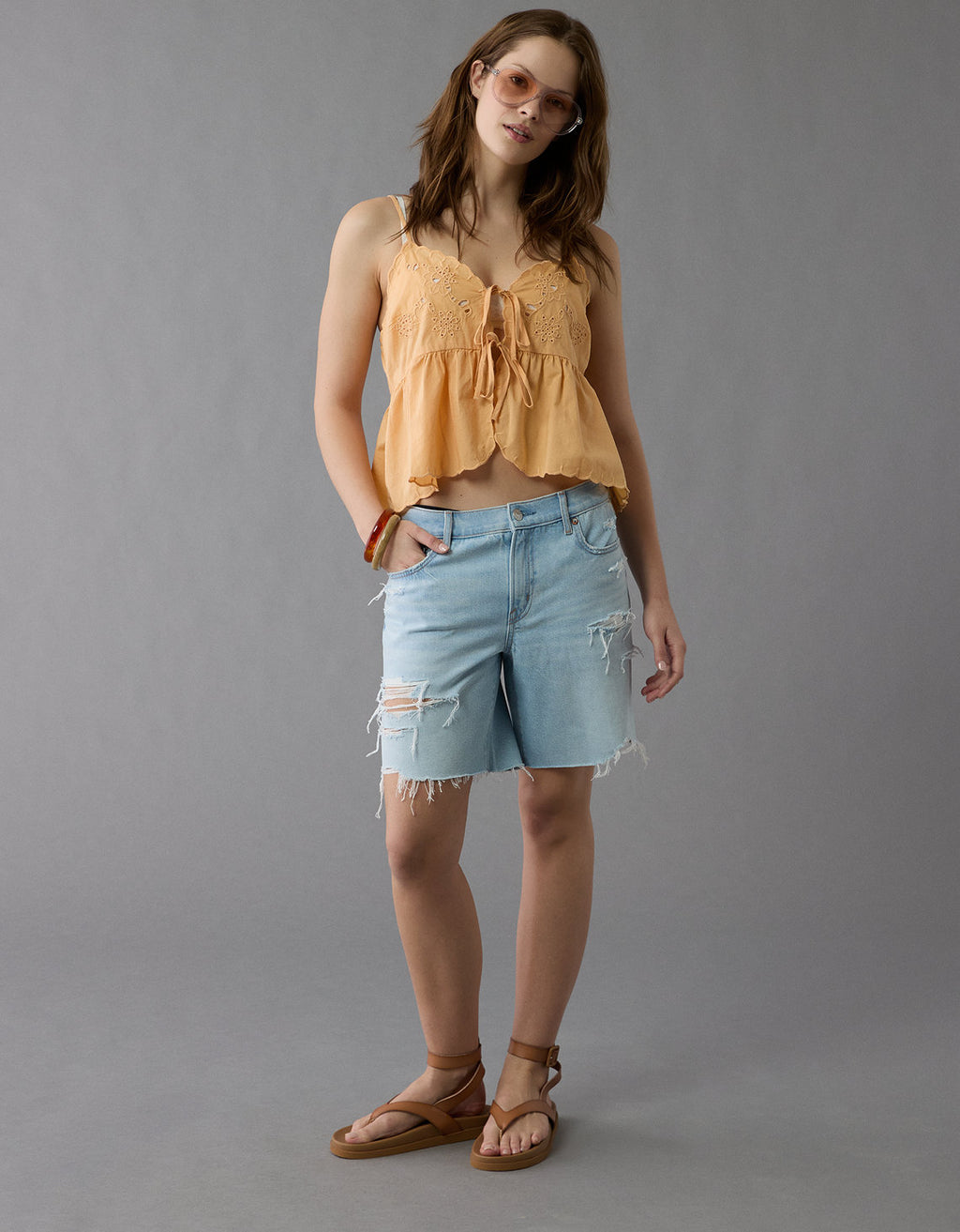 AE Strigid Denim Bermuda Short de 8 con Rasgados - Generico 6332_8244_916_of