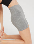 Bike Short de 5 pulgadas The Hugger de OFFLINE By Aerie - Gris 6493_5809_012_of