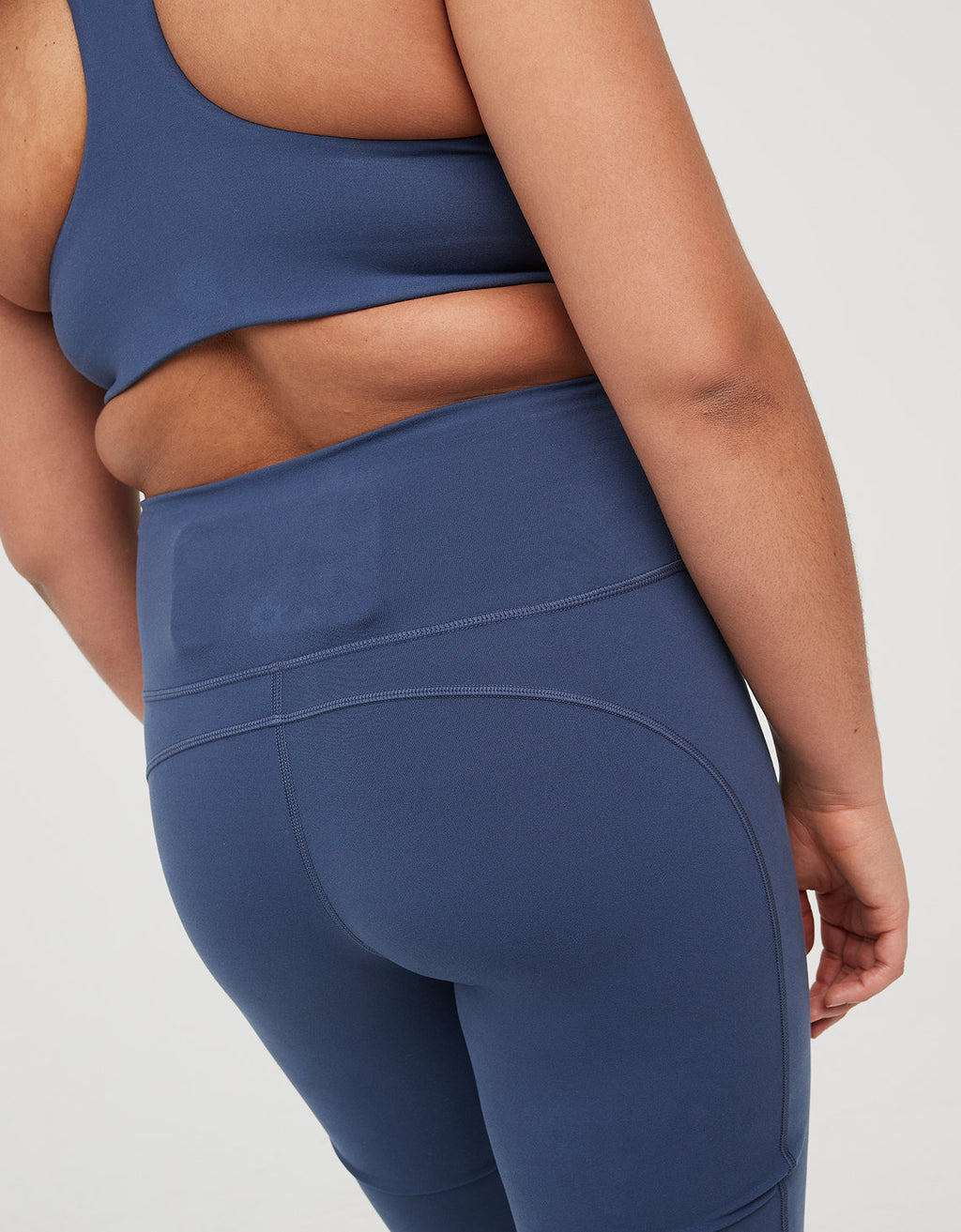 Bike Short OFFLINE de 5 pulgadas The Hugger By Aerie - Negro 6493_6001_073_d3