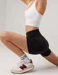 Bike Short de 5 pulgadas Real Me de OFFLINE By Aerie - Negro 6493_6047_073_of